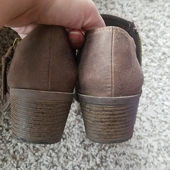 Brown booties - Picture 5 of 6